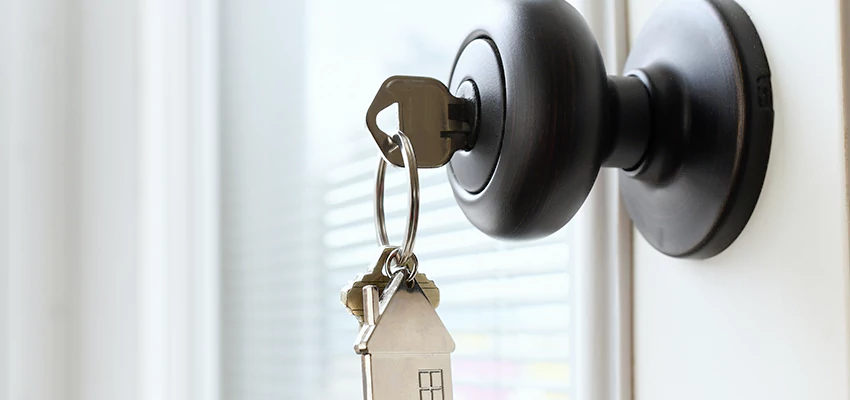 Bifold Door Knob Replacement in Fountain Valley, California